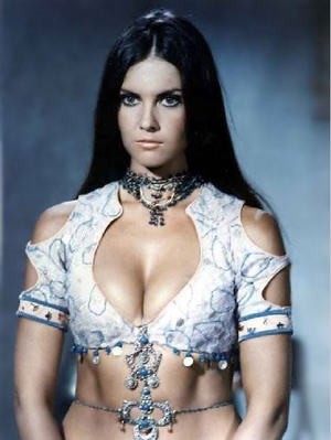 Caroline Munro Fotoğrafları 7