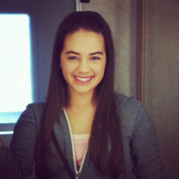 Mary Mouser Fotoğrafları 3