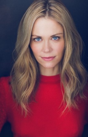 Claire Coffee Fotoğrafları 15