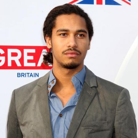 Elliot Knight Fotoğrafları 3