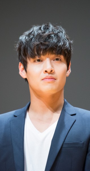 Kang Ha-Neul Fotoğrafı