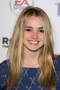 Katelyn Tarver Fotoğrafı
