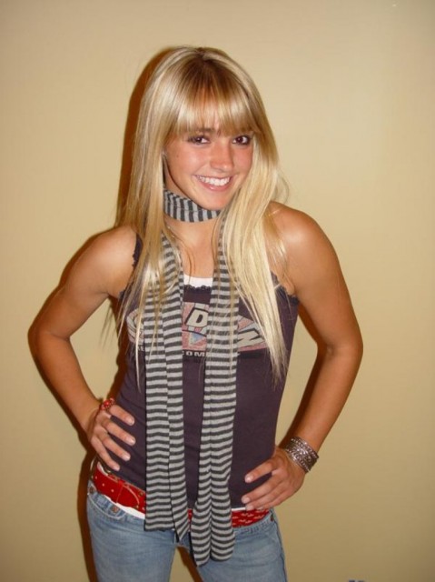 Katelyn Tarver Fotoğrafı