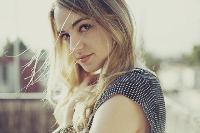 Katelyn Tarver Fotoğrafı