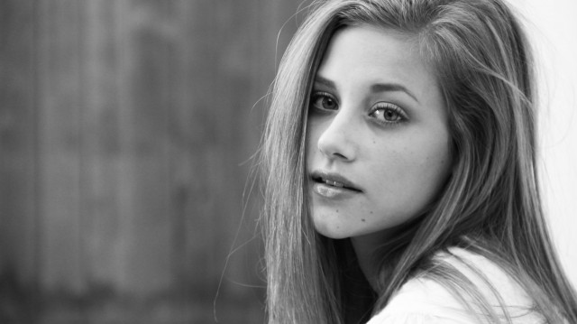 Lili Reinhart Fotoğrafı