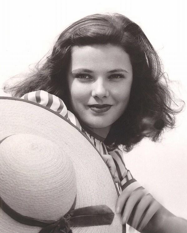 Gene Tierney Fotoğrafları 15