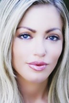 Julia Faye West Fotoğrafı