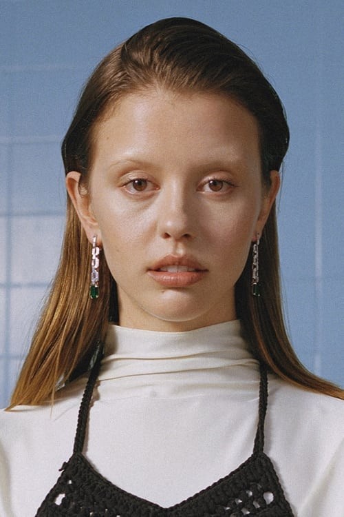 Mia Goth Fotoğrafları 32