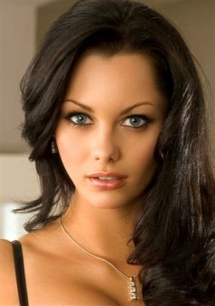 Jessica Jane Clement Fotoğrafı
