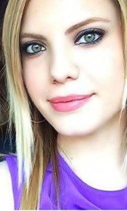 Eda Ece Fotoğrafı