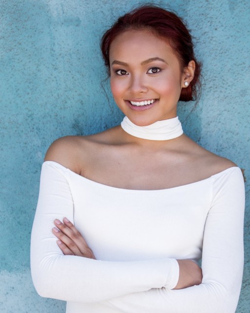 Ysa Penarejo Fotoğrafı