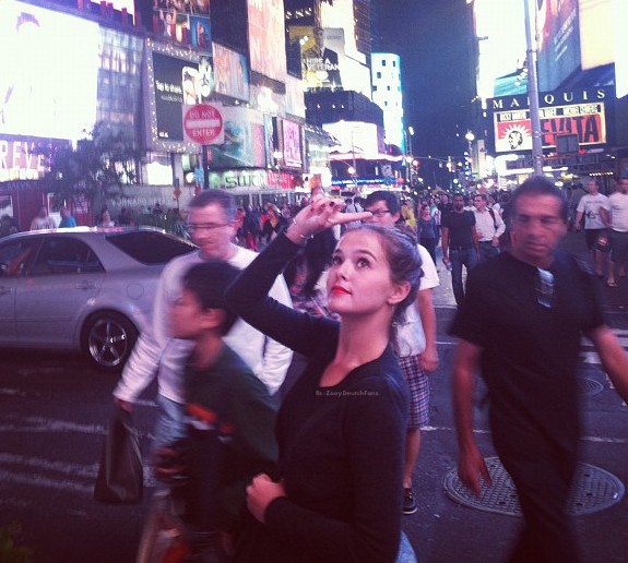 Zoey Deutch Fotoğrafı