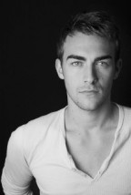Tom Austen Fotoğrafı