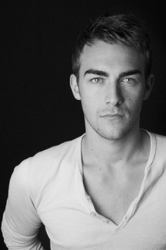 Tom Austen Fotoğrafları 4