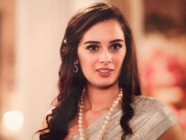 Evelyn Sharma Fotoğrafı