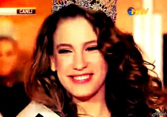Serenay Sarıkaya Fotoğrafı