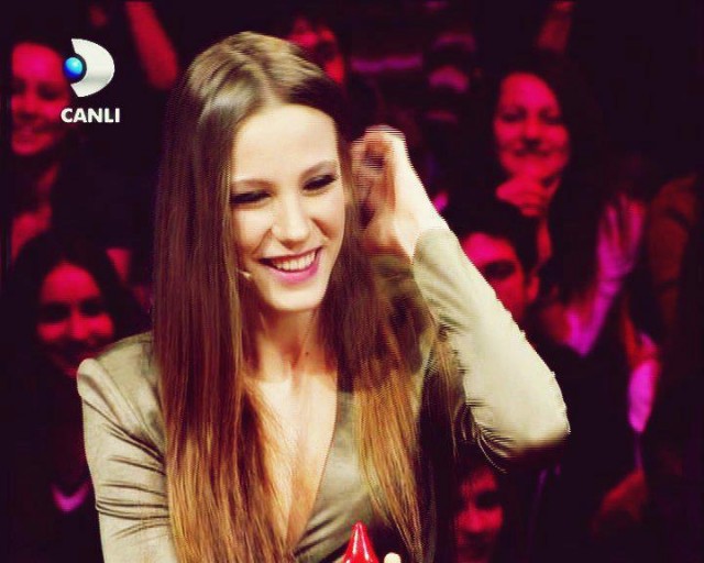 Serenay Sarıkaya Fotoğrafı