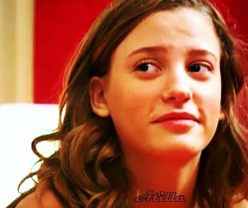 Serenay Sarıkaya Fotoğrafı