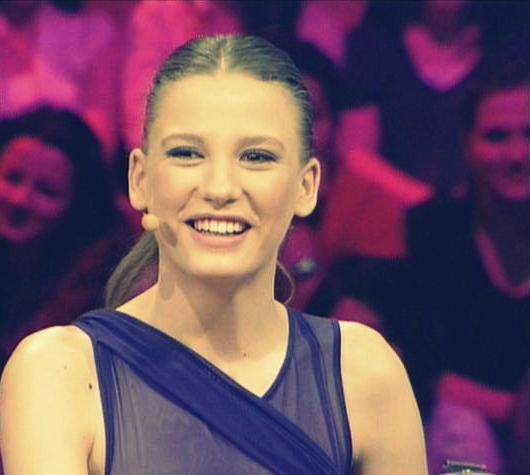 Serenay Sarıkaya Fotoğrafları 494