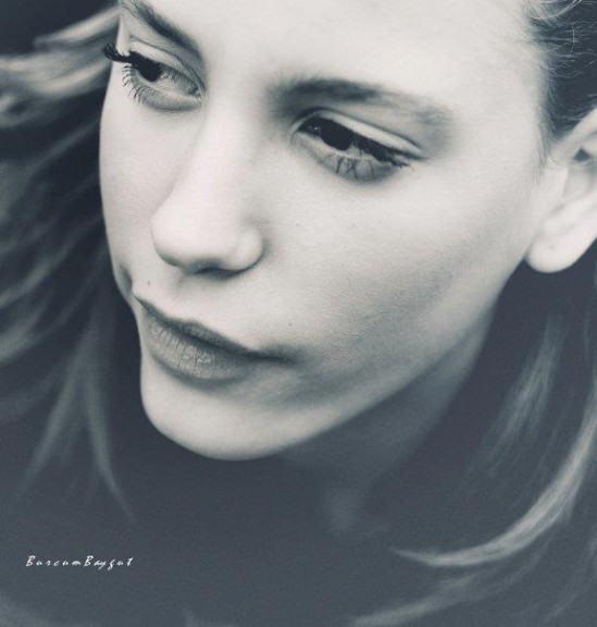 Serenay Sarıkaya Fotoğrafı