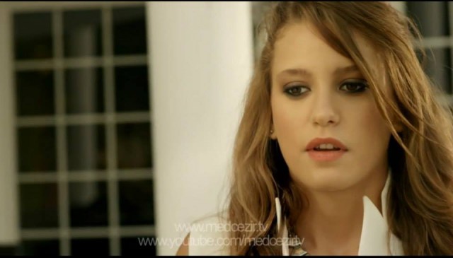 Serenay Sarıkaya Fotoğrafı