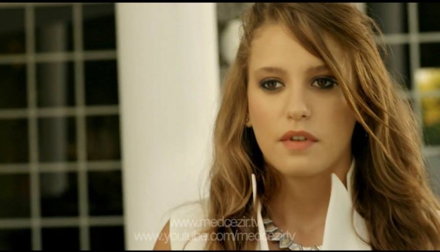 Serenay Sarıkaya Fotoğrafı