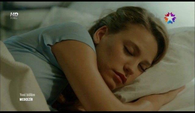 Serenay Sarıkaya Fotoğrafı