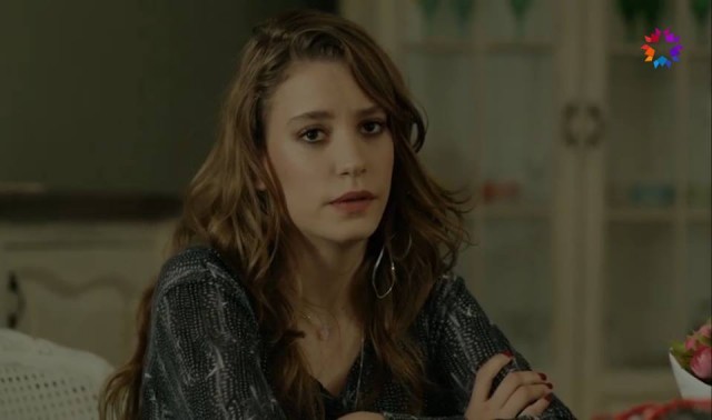 Serenay Sarıkaya Fotoğrafları 924