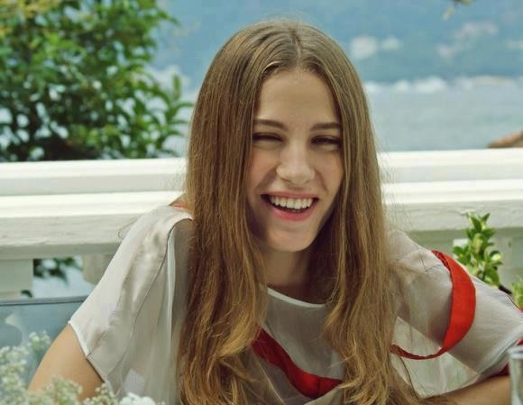 Serenay Sarıkaya Fotoğrafı