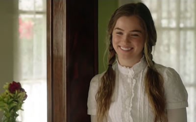 Haley Lu Richardson Fotoğrafı