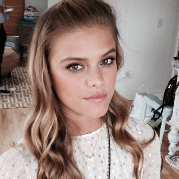 Nina Agdal Fotoğrafı