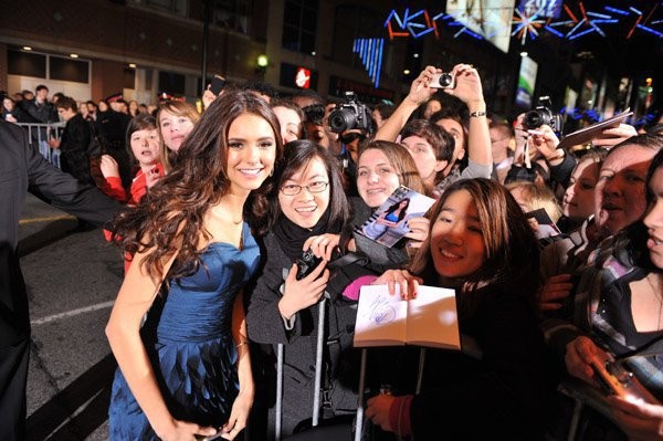 Nina Dobrev Fotoğrafları 1693