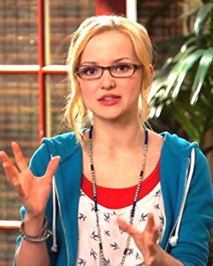 Dove Cameron Fotoğrafı