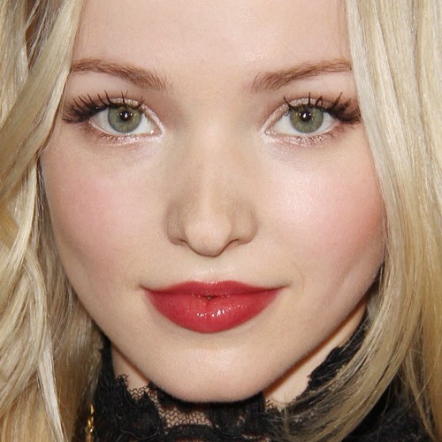 Dove Cameron Fotoğrafı