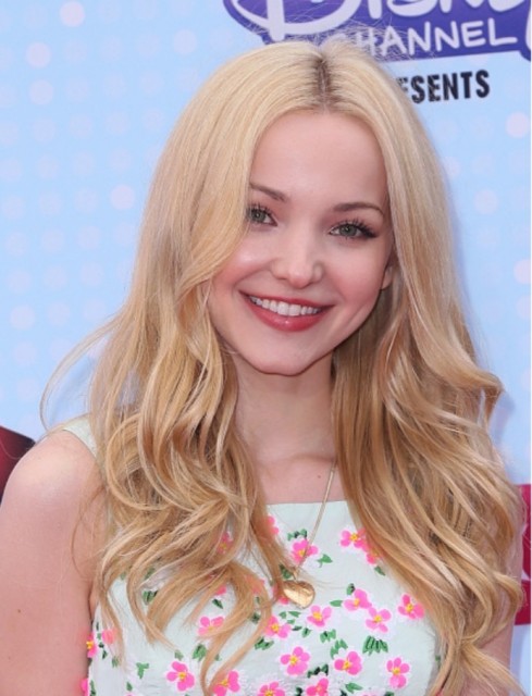 Dove Cameron Fotoğrafları 65