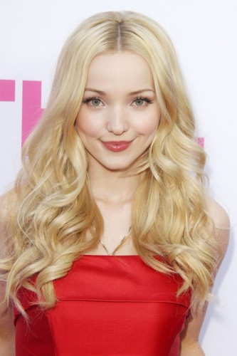 Dove Cameron Fotoğrafı