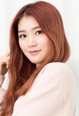 Ahn Chae-yeon fotoğrafı