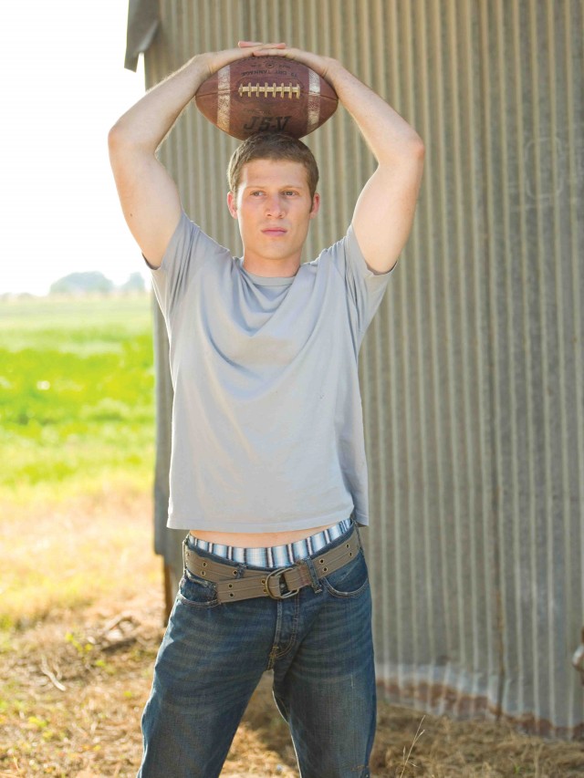 Zach Gilford Fotoğrafları 7