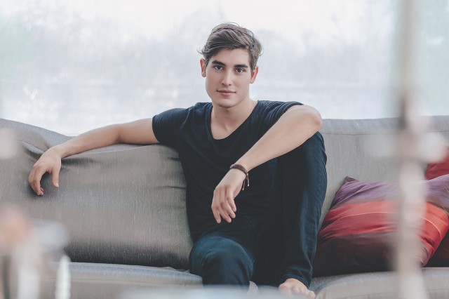 Henry Zaga Fotoğrafları 7