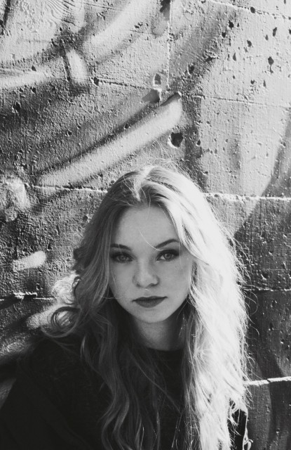 Taylor Hickson Fotoğrafları 7