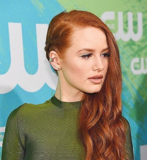 Madelaine  Petsch Fotoğrafı