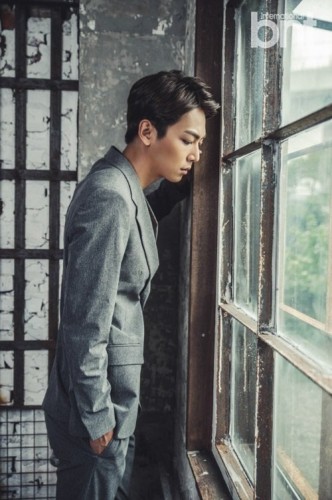 Lee Cheol-woo (i) Fotoğrafı