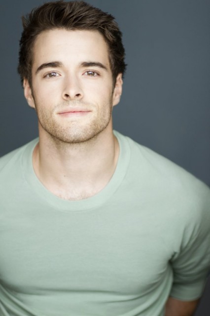 Corey  Cott Fotoğrafları 7