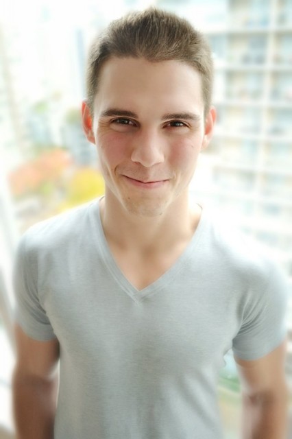 Alex  Pangburn fotoğrafı