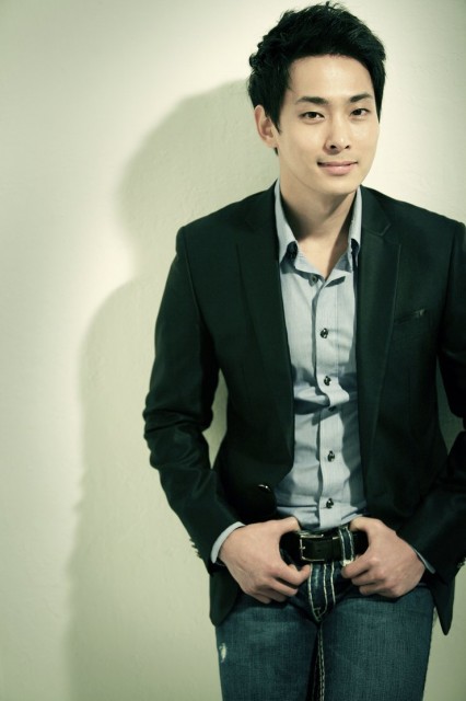 Lee Hyung-Suk (ii) Fotoğrafı