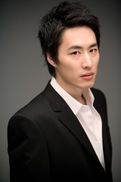 Kang Dong-yup Fotoğrafı