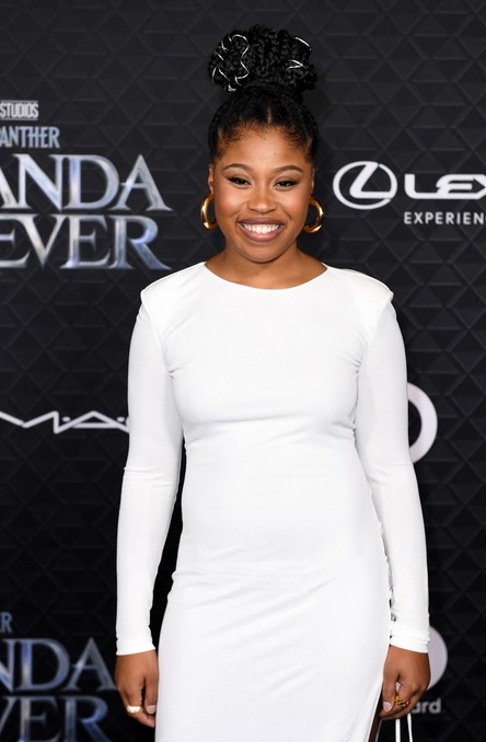 Dominique Fishback Fotoğrafı