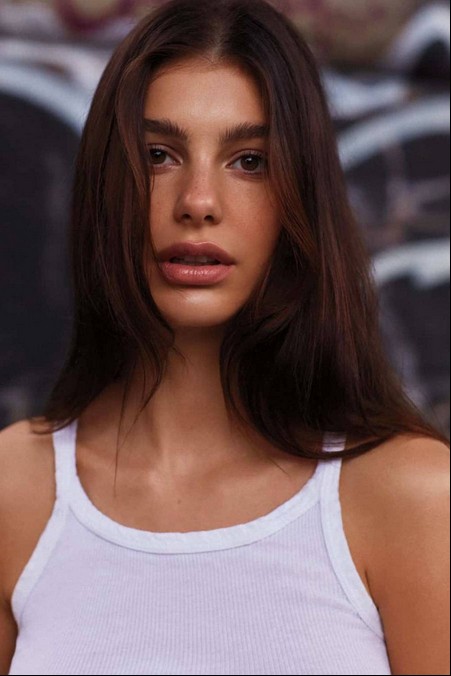 Camila Morrone Fotoğrafı