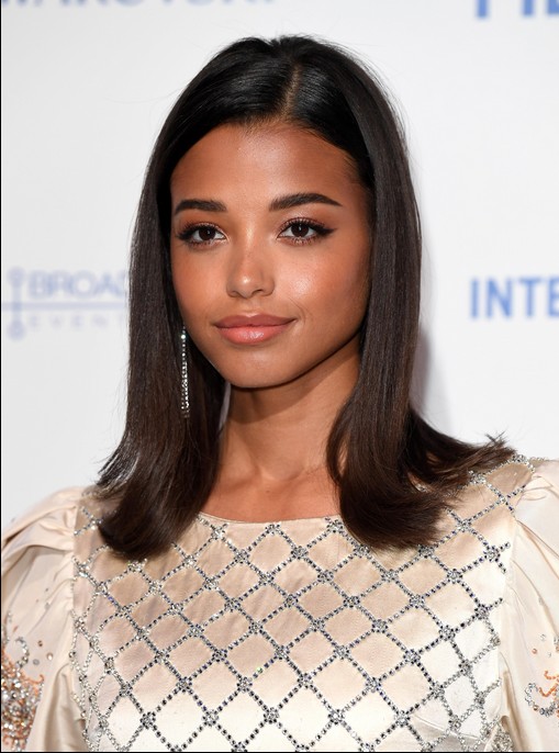 Ella Balinska Fotoğrafı