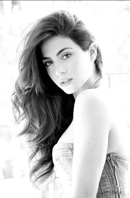 Emeraude Toubia Fotoğrafı